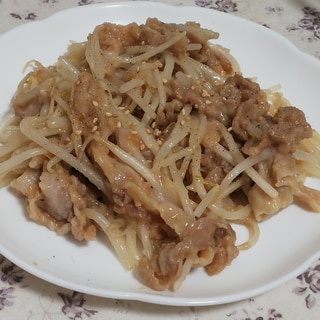 レンジで簡単ヘルシー♪豚肉ともやしで甘味噌炒め